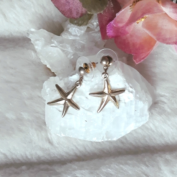 Golden Starfish Pierced Earrings - Picture 4 of 7